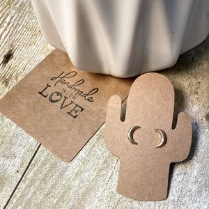 3/$10!💎Goldtone Dainty Minimalist Crescent Moon Stud Earrings